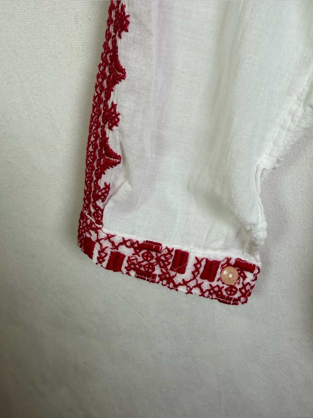 Johnny Was Workshop Women M White Red EmbroideryTunic Boho Peasant Blouse *flaw* - Picture 7 of 13
